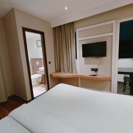 Aura Rooms Dehradun Ngoại thất bức ảnh