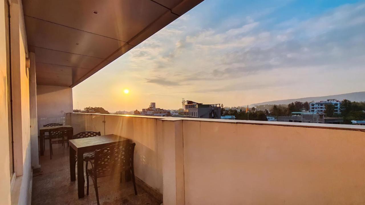 Aura Rooms Dehradun Ngoại thất bức ảnh