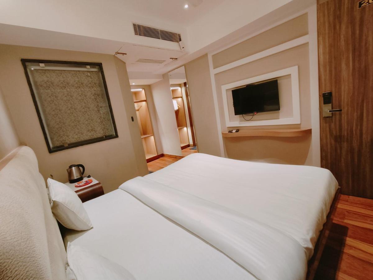 Aura Rooms Dehradun Ngoại thất bức ảnh
