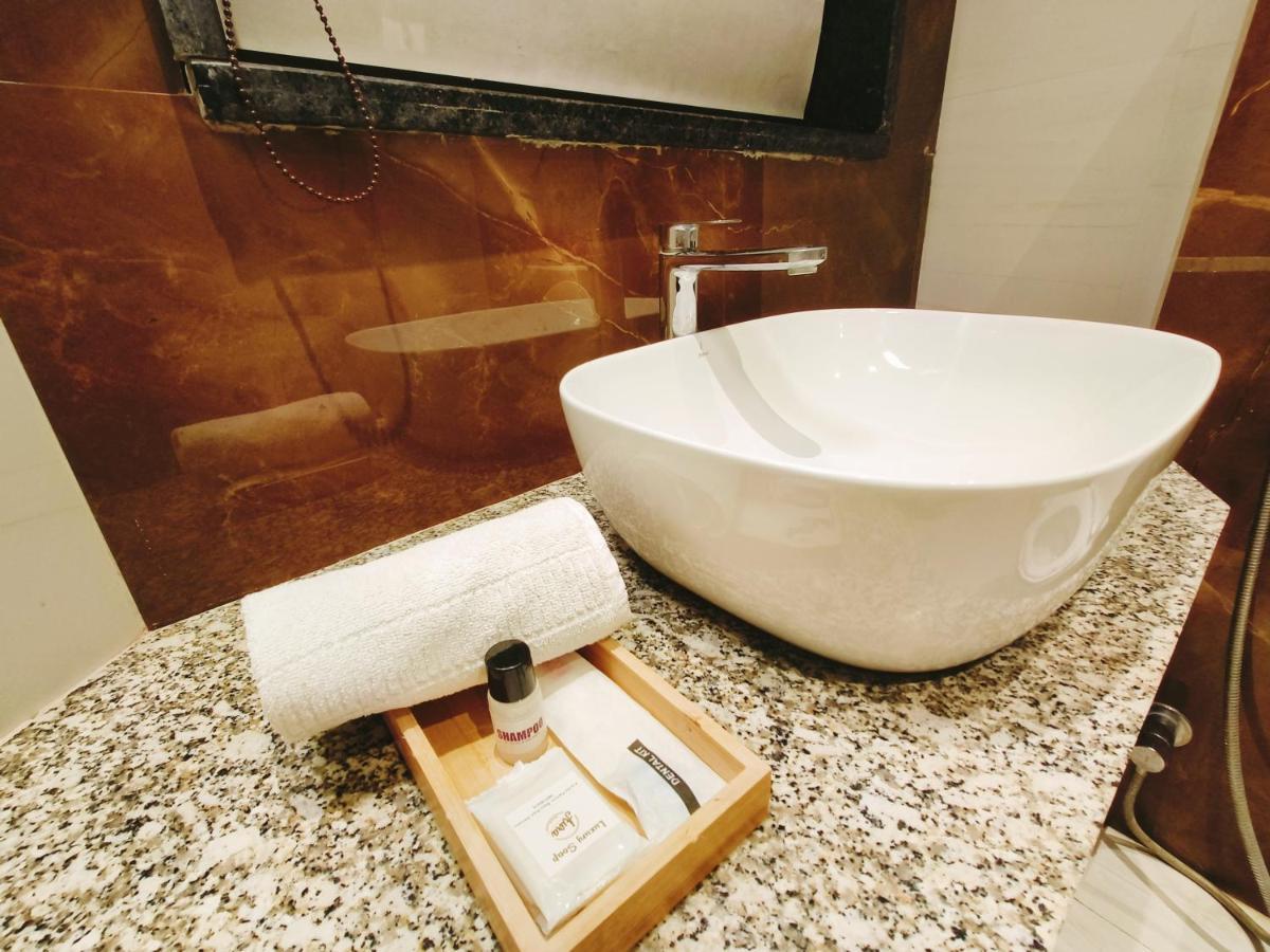 Aura Rooms Dehradun Ngoại thất bức ảnh